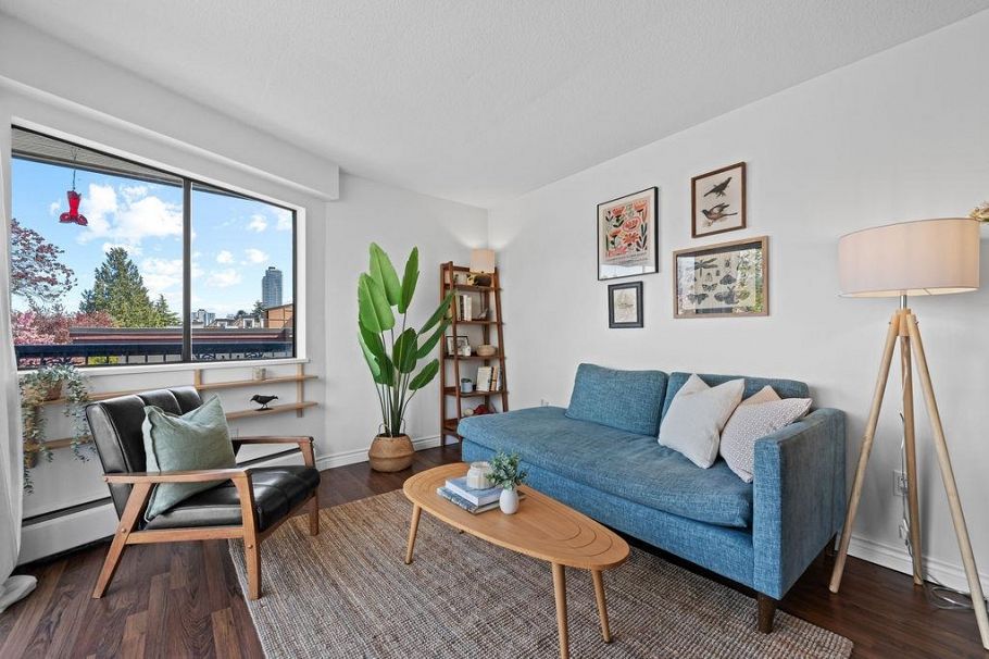 305 2330 Maple Street Vancouver, BC - 2