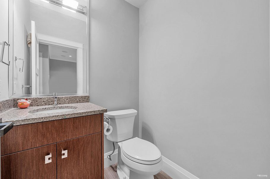 4217 W 16th Avenue Vancouver, BC - 33