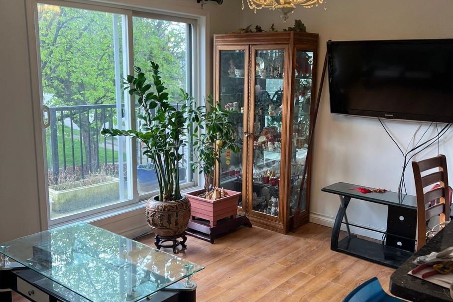 408 1040 E Broadway Vancouver, BC - 1