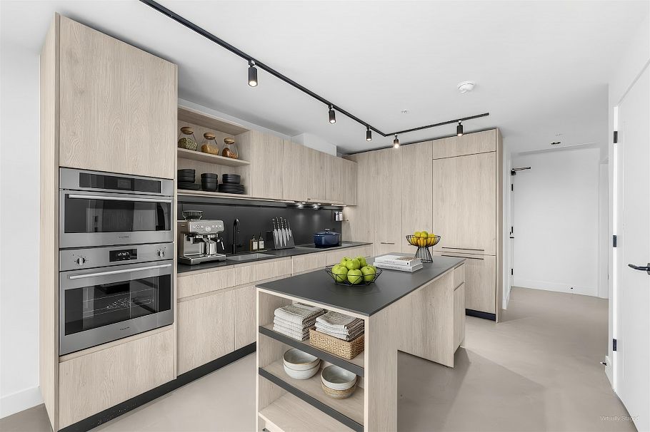 1105 3996 Dumfries Street Vancouver, BC - 2