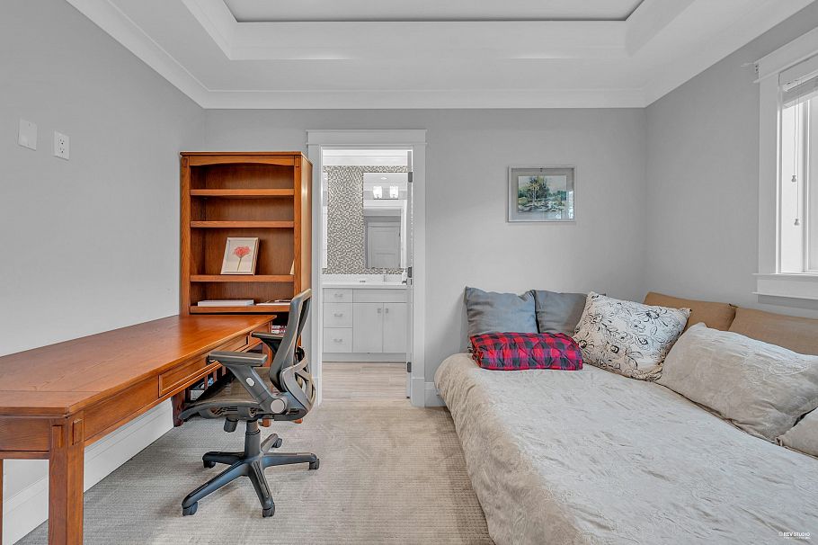 4217 W 16th Avenue Vancouver, BC - 27