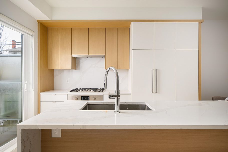 7661 Granville Street Vancouver, BC - 14