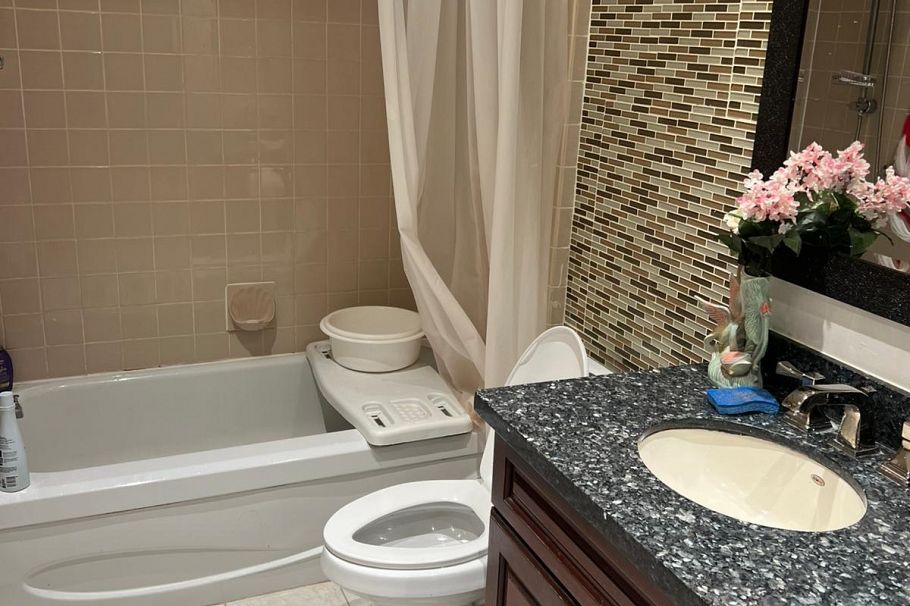 408 1040 E Broadway Vancouver, BC - 5