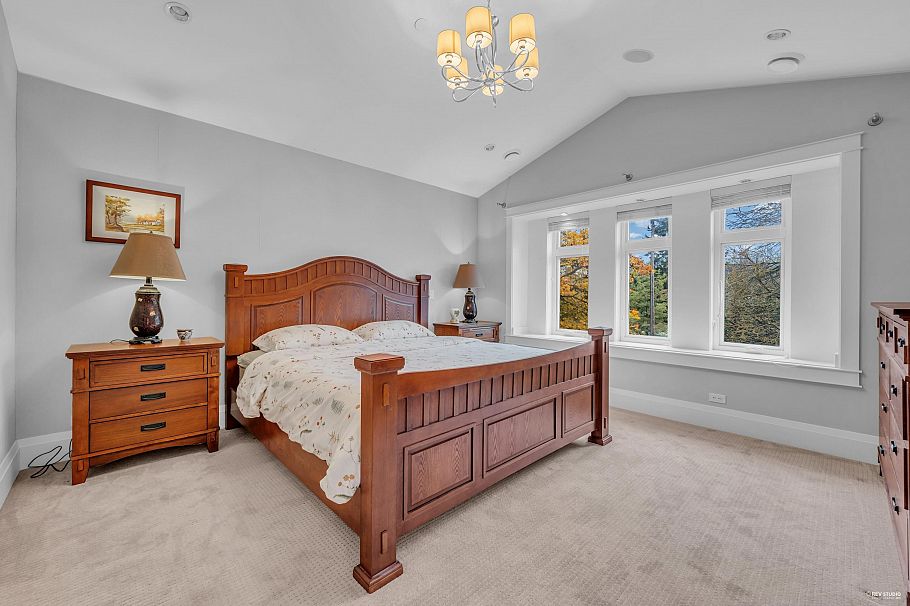 4217 W 16th Avenue Vancouver, BC - 23