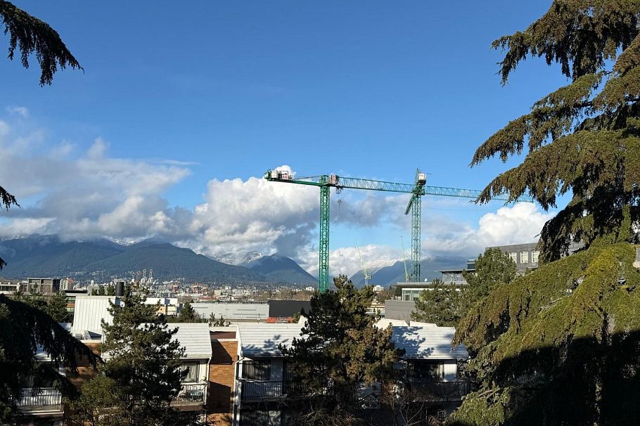 401 1066 E 8 Avenue Vancouver, BC - 1