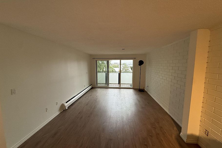 401 1066 E 8 Avenue Vancouver, BC - 3