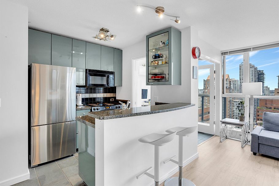 2507 1068 Hornby Street Vancouver, BC - 9