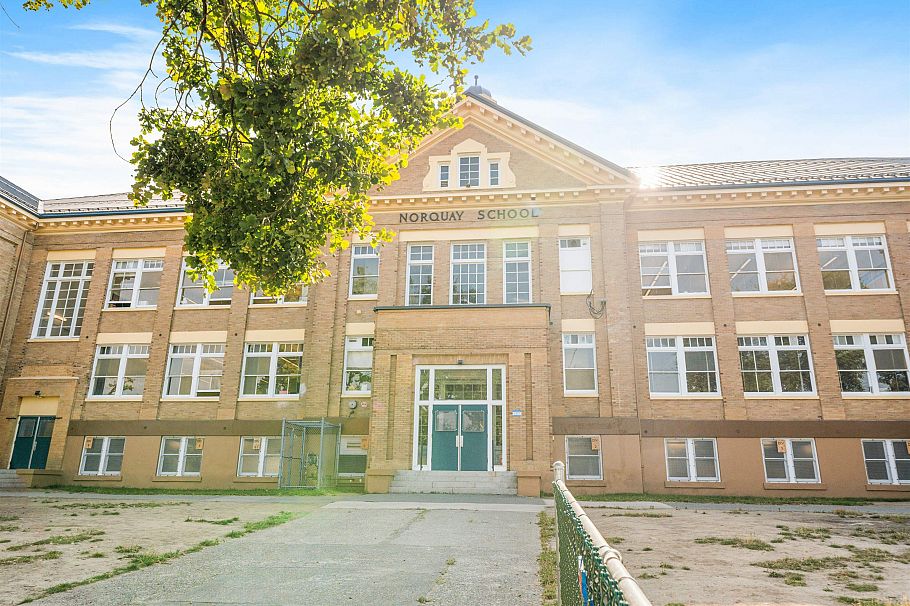 2745 Ward Street Vancouver, BC - 21