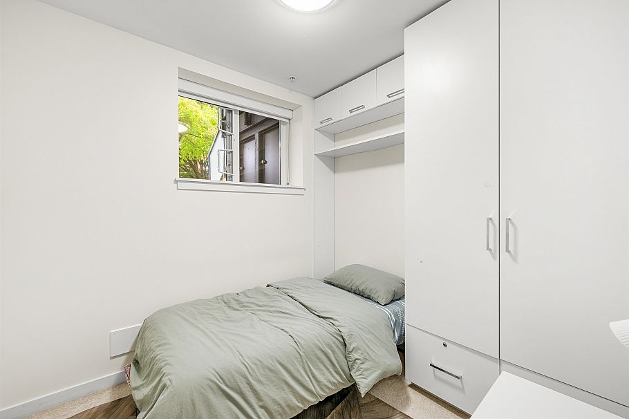 2745 Ward Street Vancouver, BC - 10