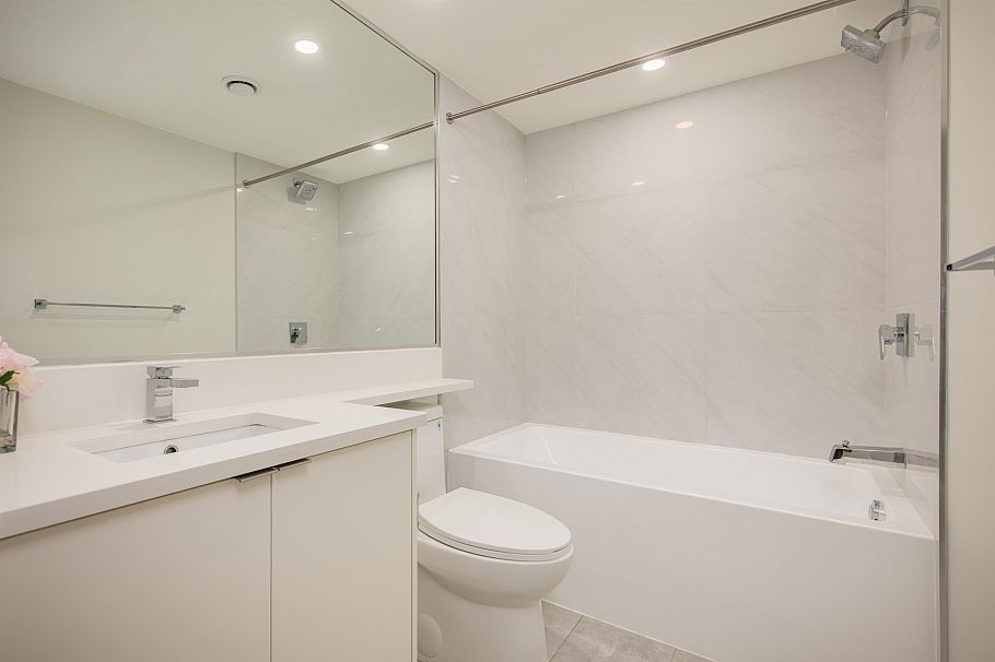 7661 Granville Street Vancouver, BC - 26