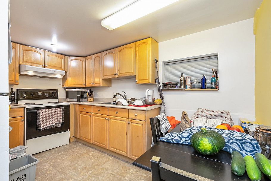 1341 E 29th Avenue Vancouver, BC - 19