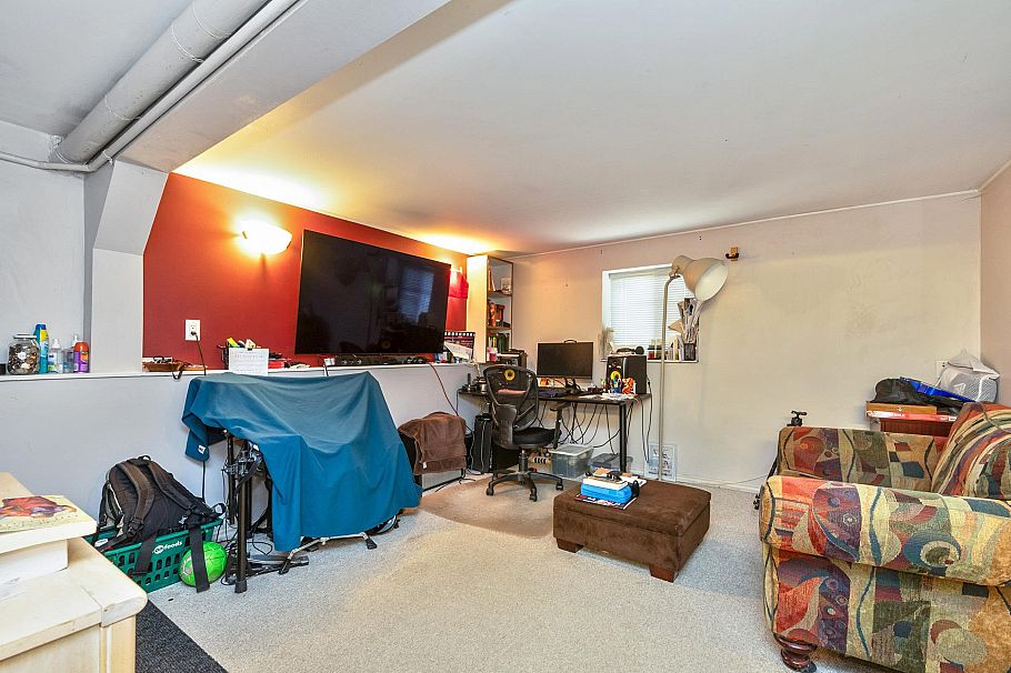 1341 E 29th Avenue Vancouver, BC - 16