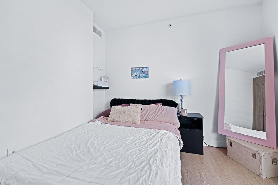 1284 87 Nelson Street Vancouver, BC - 14