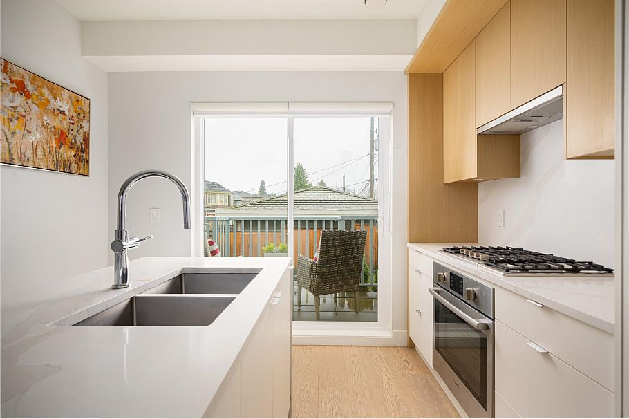 7661 Granville Street Vancouver, BC - 13