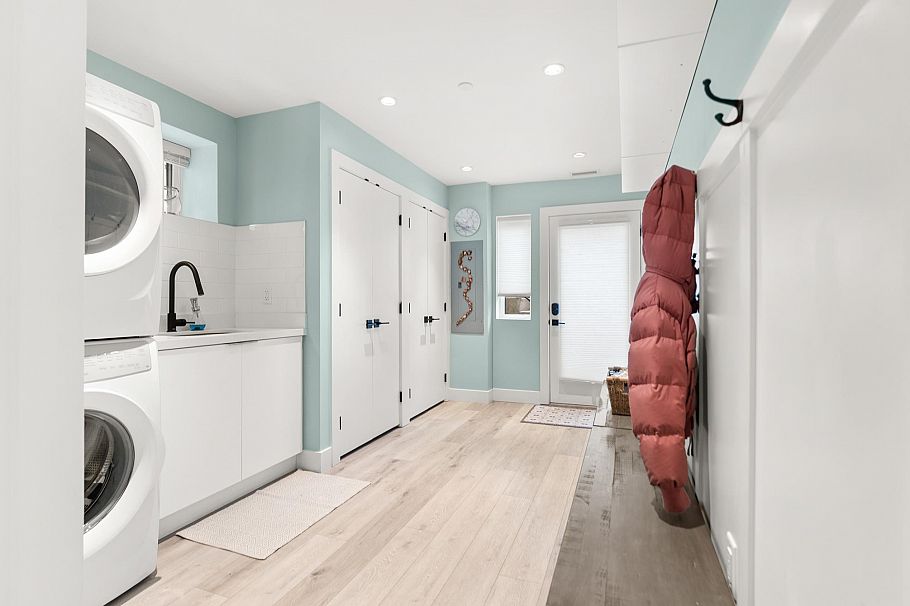 3123 W 16th Avenue Vancouver, BC - 31