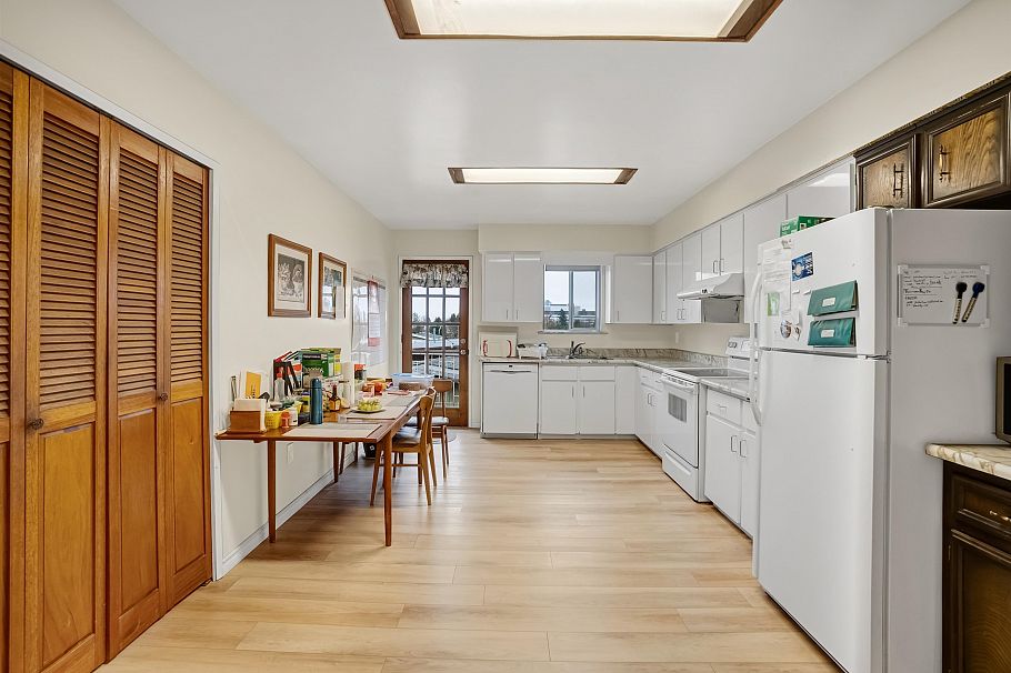 3963 - 3965 Gilpin Street Burnaby, BC - 10