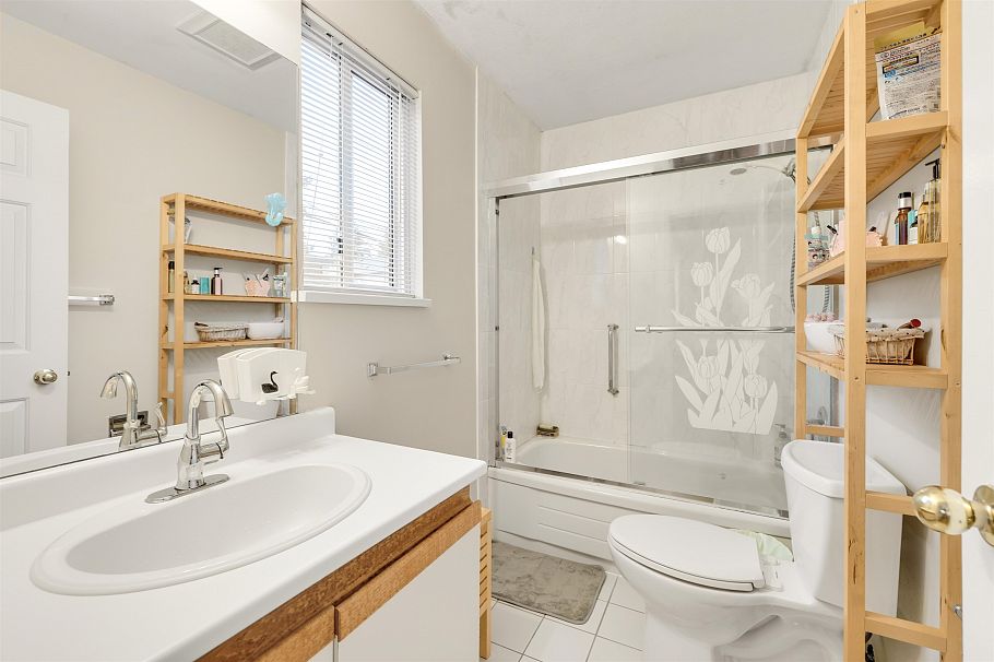 819 W 70th Avenue Vancouver, BC - 13