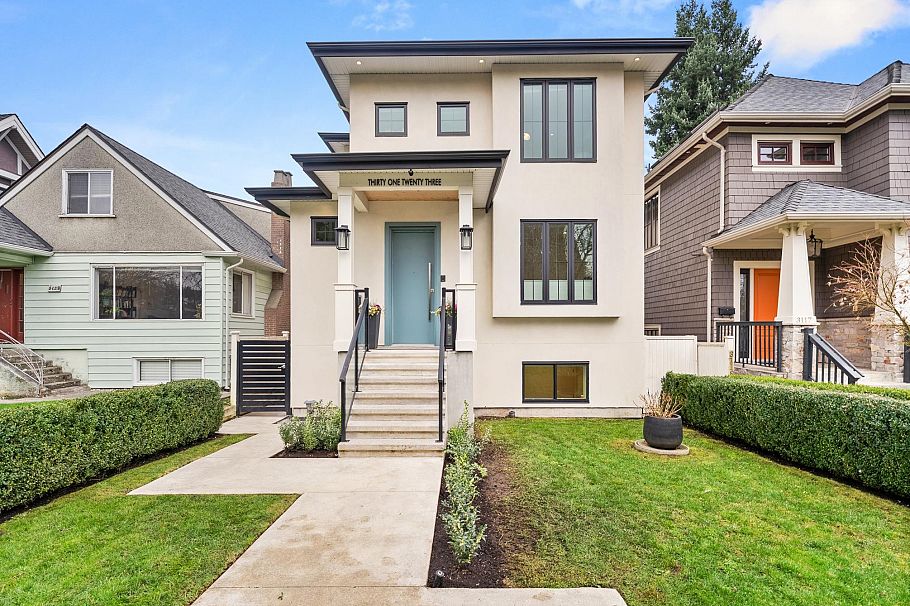 3123 W 16th Avenue Vancouver, BC - 4