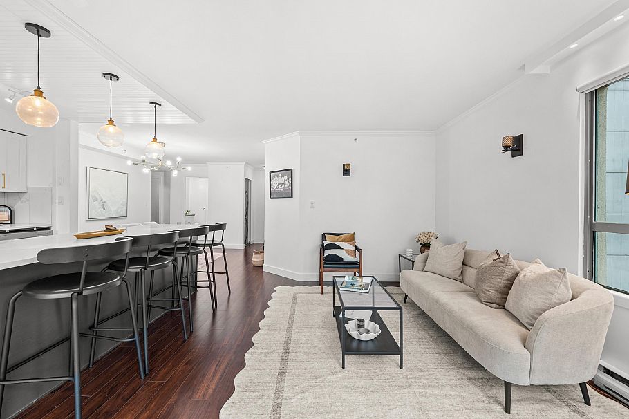 501 888 Hamilton Street Vancouver, BC - 4