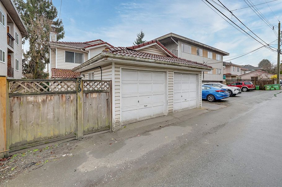 819 W 70th Avenue Vancouver, BC - 17