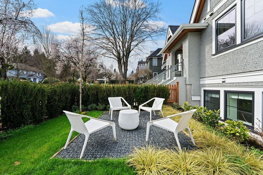 1139 W 33rd Avenue Vancouver, BC - 2