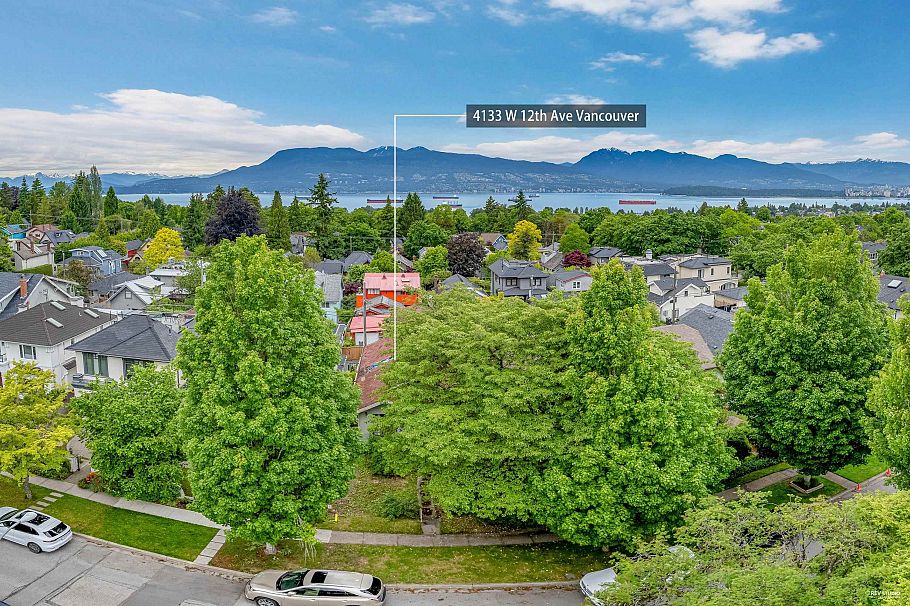 4133 W 12th Avenue Vancouver, BC - 1