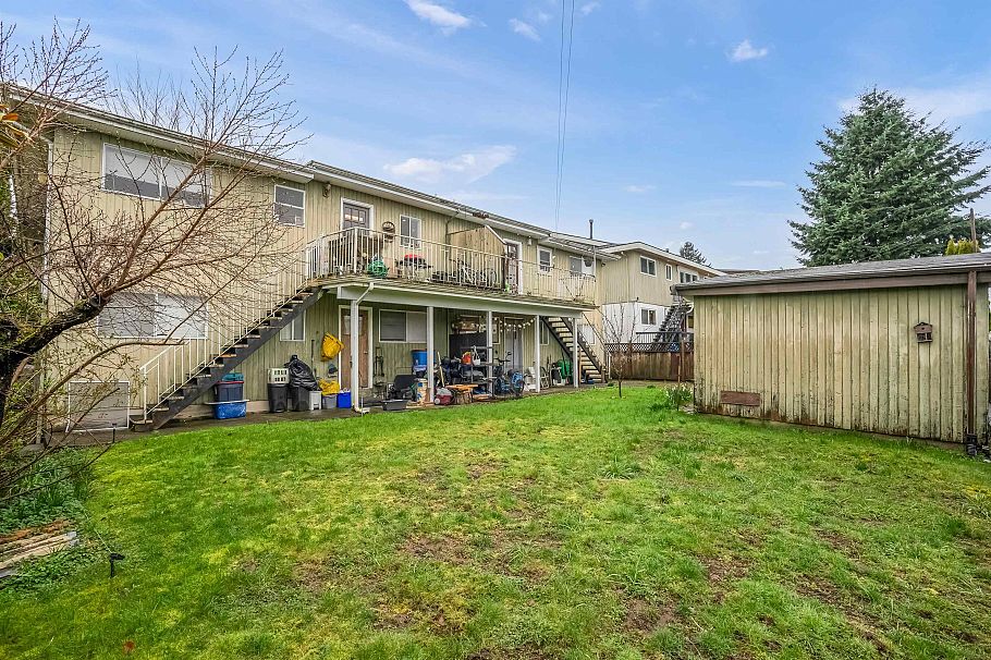 3963 - 3965 Gilpin Street Burnaby, BC - 39