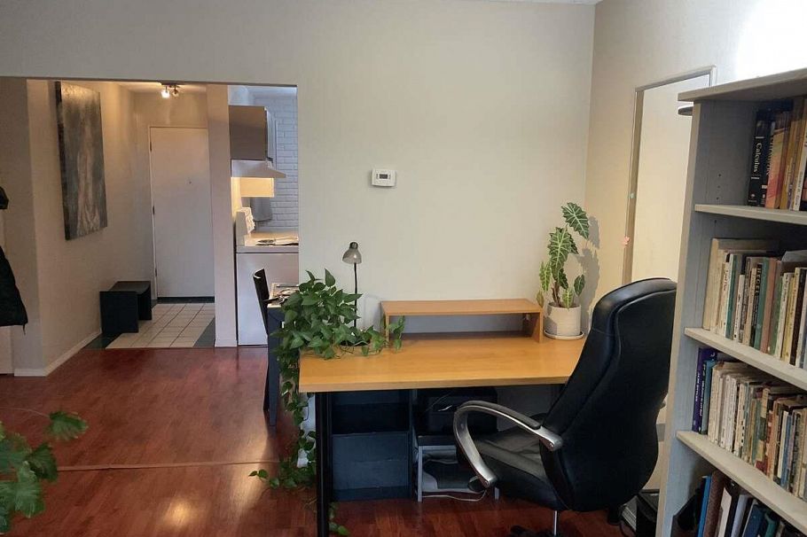 203 211 W 3rd Street North Vancouver, BC - 2