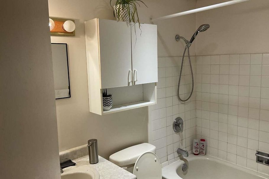 203 211 W 3rd Street North Vancouver, BC - 11