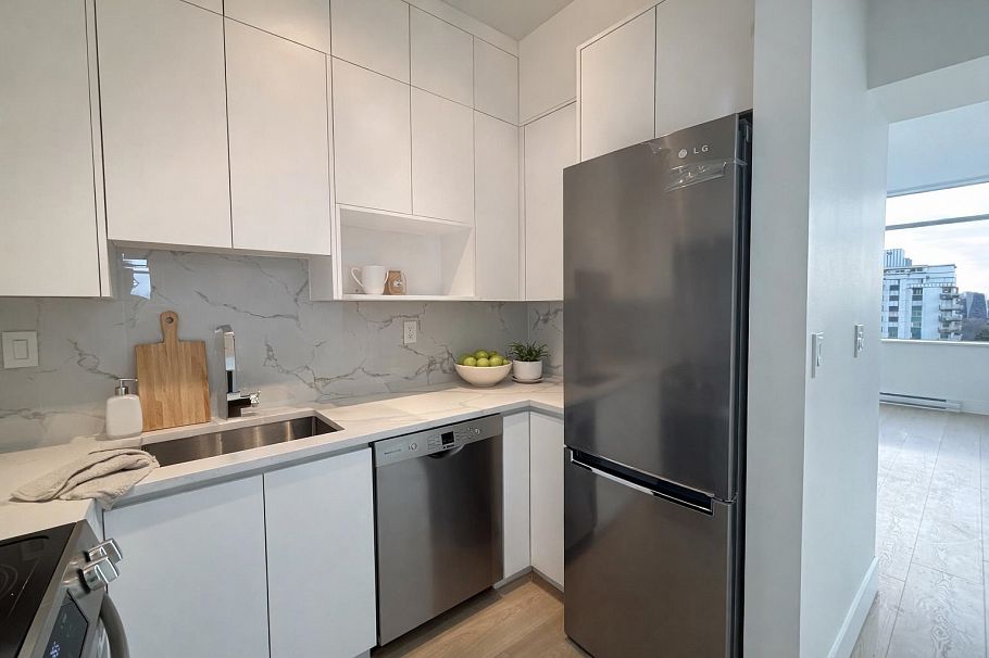 802 1150 Bute Street Vancouver, BC - 5