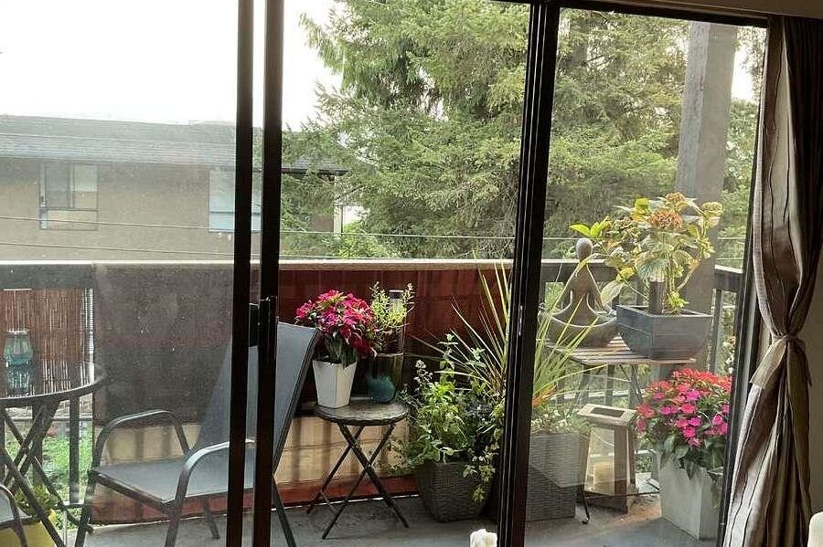 203 211 W 3rd Street North Vancouver, BC - 13