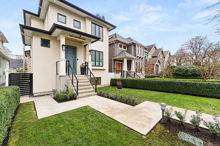 3123 W 16th Avenue Vancouver, BC - 5