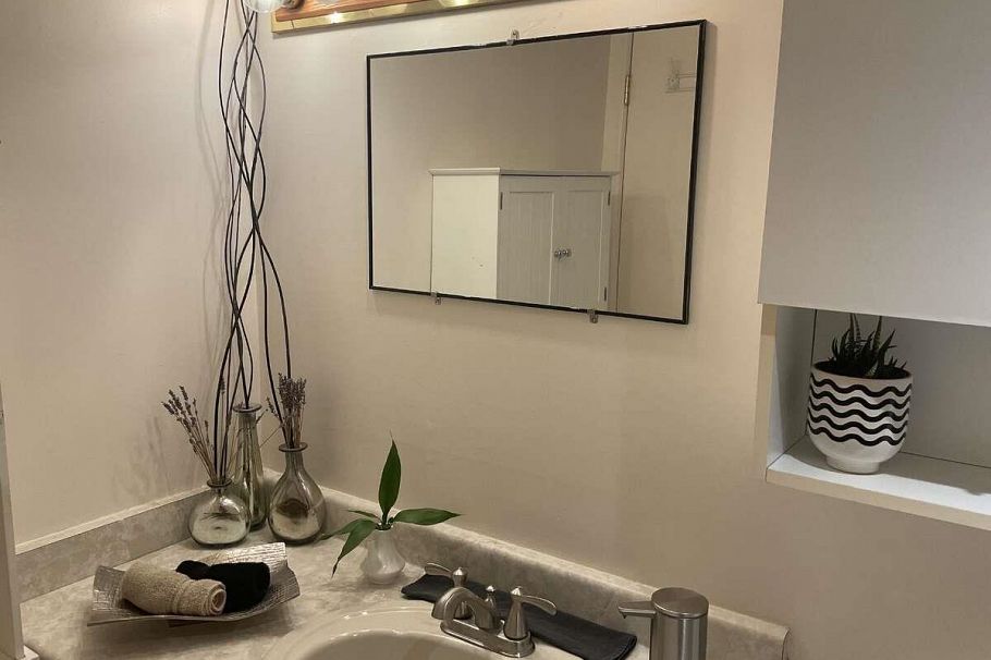 203 211 W 3rd Street North Vancouver, BC - 10