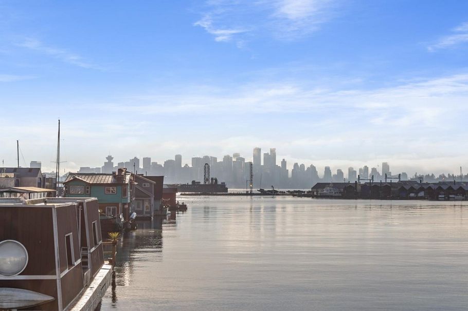 20 415 W Esplanade North Vancouver, BC - 23