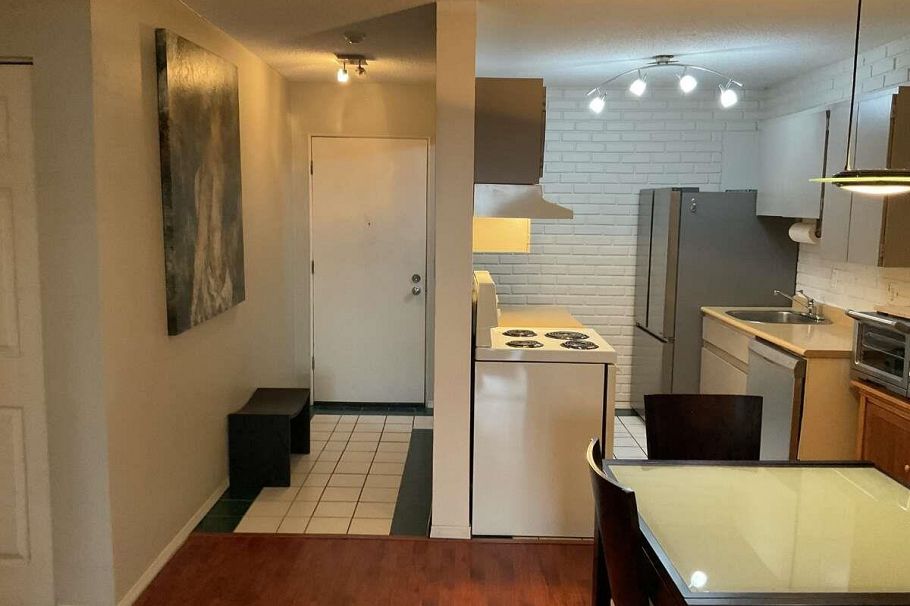 203 211 W 3rd Street North Vancouver, BC - 7