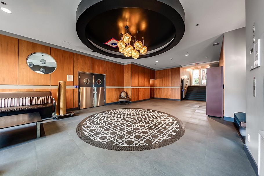 305 989 Beatty Street Vancouver, BC - 2