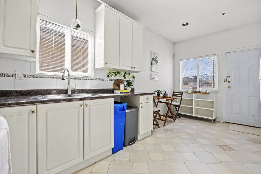 5799 St. Margarets Street Vancouver, BC - 6