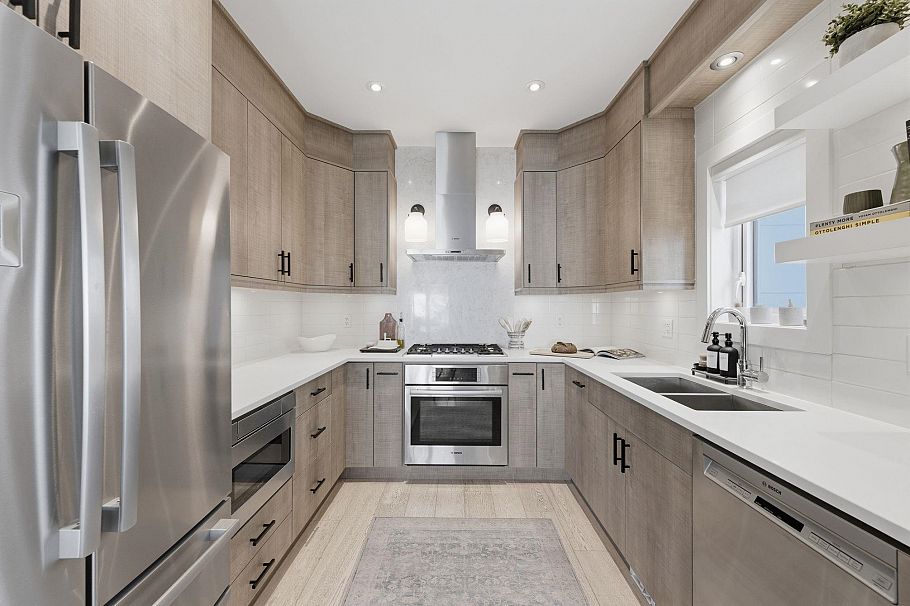 212 E 18th Street North Vancouver, BC - 11