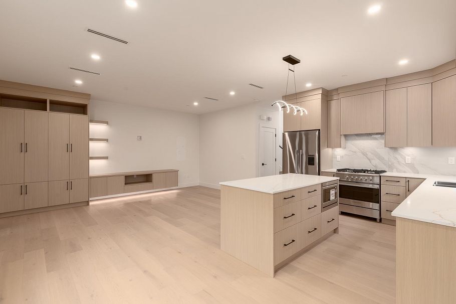 1 3506 E Pender Street Vancouver, BC - 6