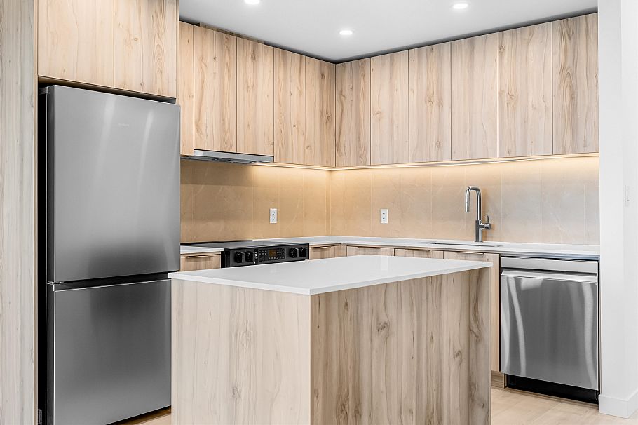 408 3596 Malsum Drive North Vancouver, BC - 7