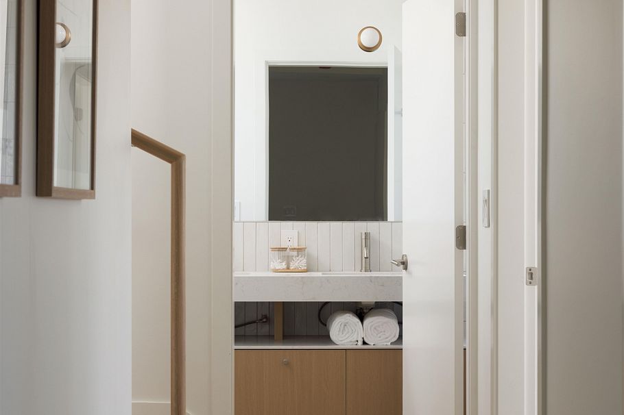 1 2915 E 5th Avenue Vancouver, BC - 4