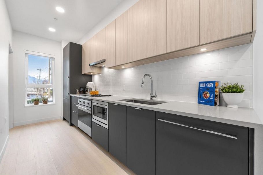 2425 Grant Street Vancouver, BC - 4