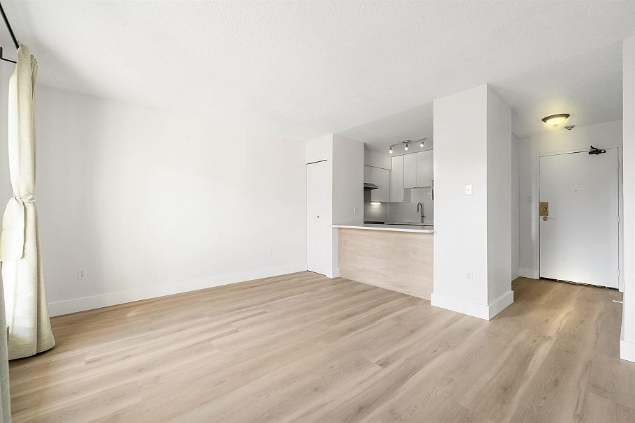 101 1545 E 2nd Avenue Vancouver, BC - 4