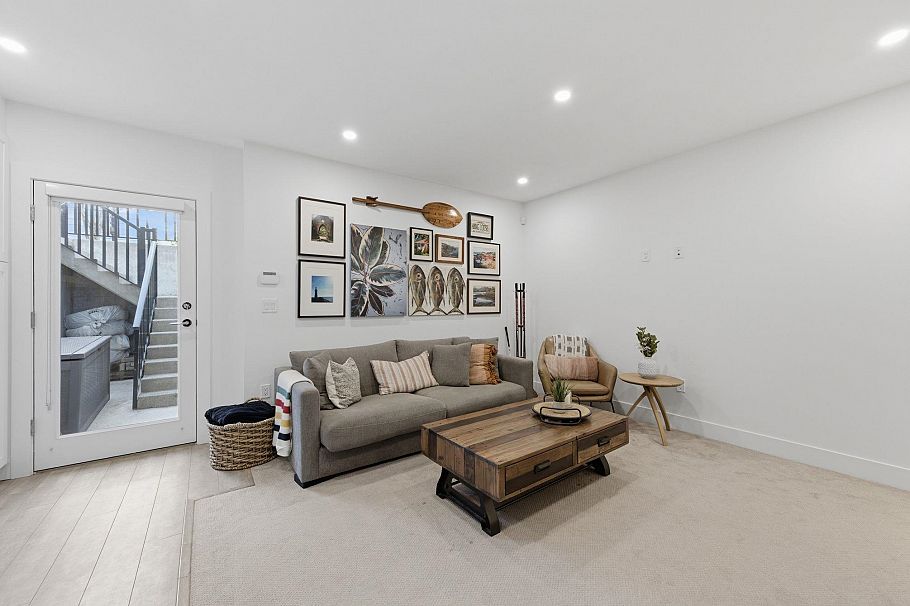 212 E 18th Street North Vancouver, BC - 27