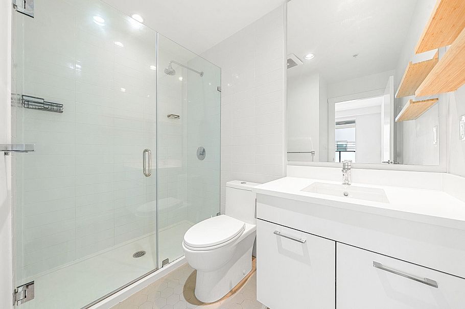 208 711 W 14th Street North Vancouver, BC - 15