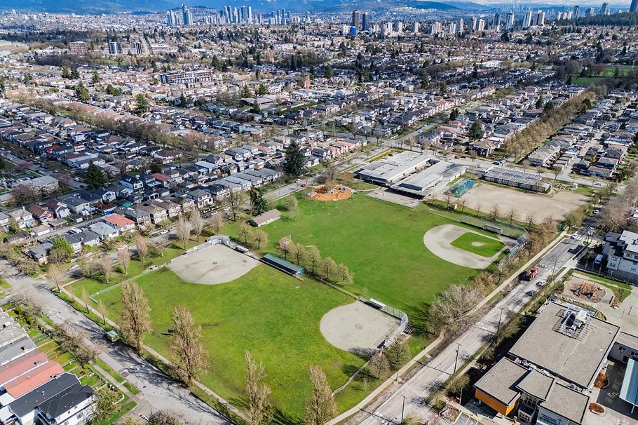 5799 St. Margarets Street Vancouver, BC - 23