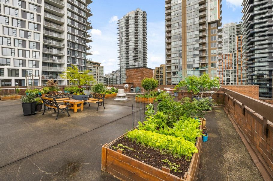 116 950 Drake Street Vancouver, BC - 20