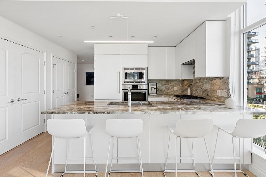 409 185 Victory Ship Way North Vancouver, BC - 2