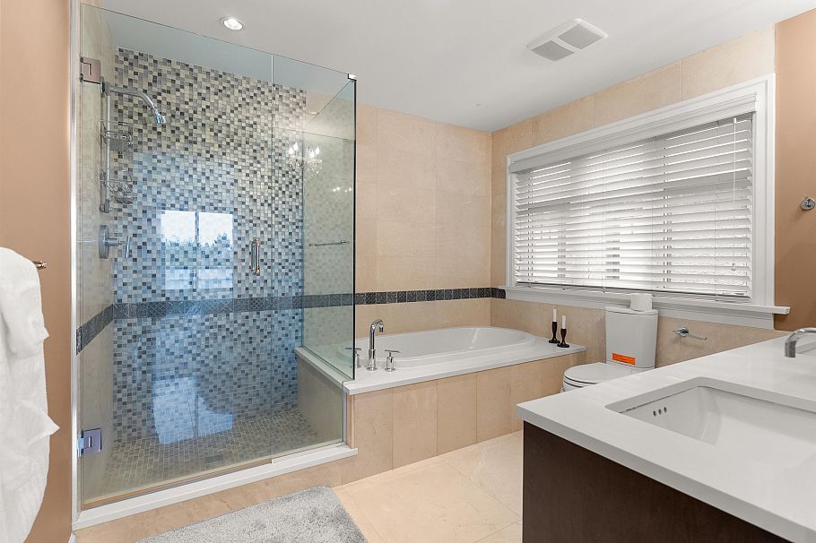 1041 W 58th Avenue Vancouver, BC - 17