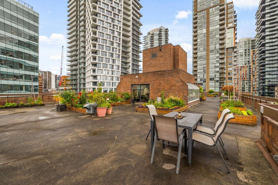 116 950 Drake Street Vancouver, BC - 19